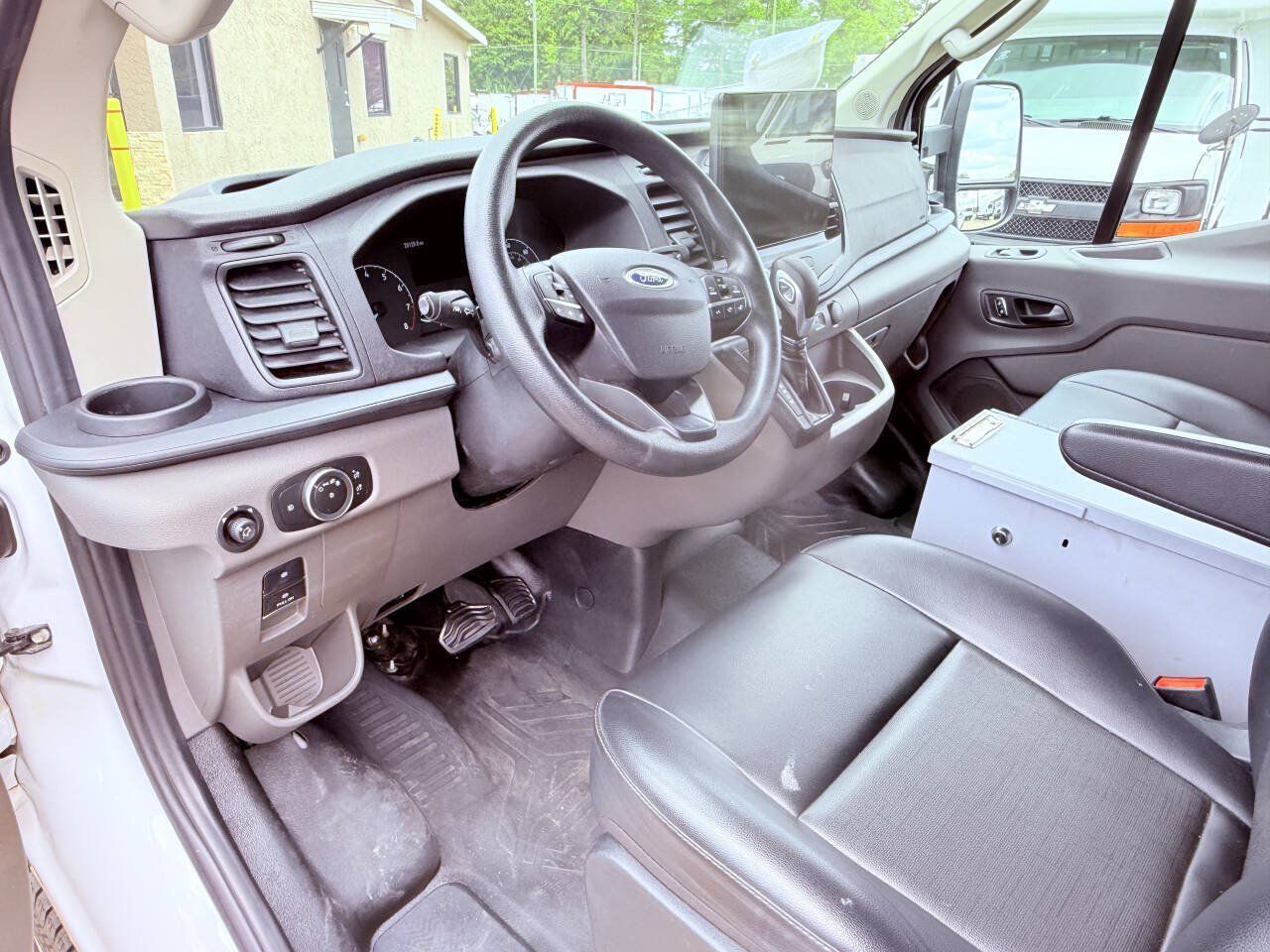 Used 2023 Ford Transit 250 Low Roof w/ Load Area Protection Package RWD image 6