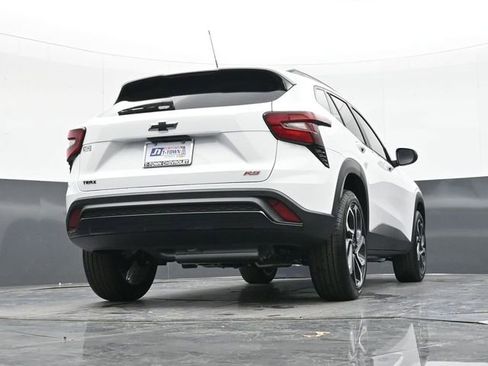 New 2026 Chevrolet Trax RS w/ Sunroof Package image 45