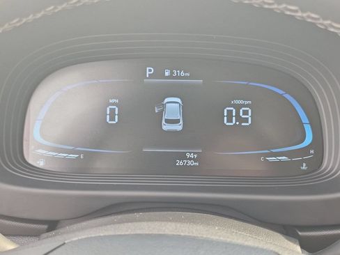 Used 2025 Hyundai Venue SEL FWD image 16