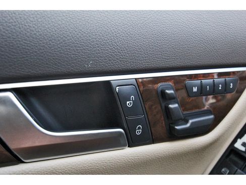 Used 2013 Mercedes-Benz C 250 Sedan image 22