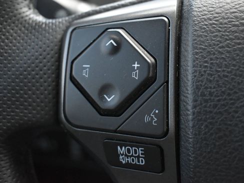 Used 2019 Toyota Tacoma TRD Sport AWD/4WD image 21