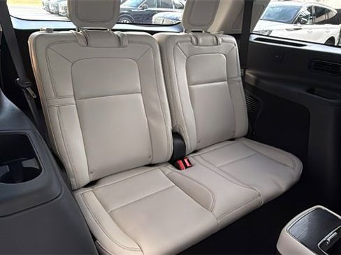 New 2026 Lincoln Aviator Reserve image 12