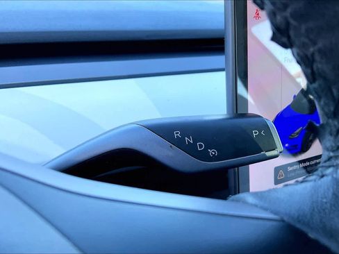 Used 2021 Tesla Model 3 Standard Range Plus image 31