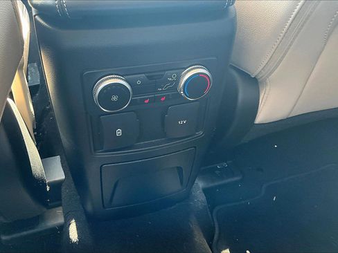 Used 2023 Ford Explorer Limited image 40