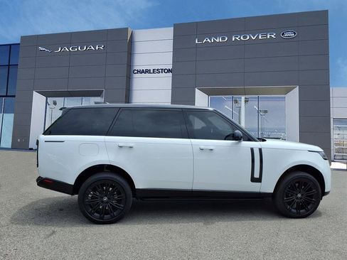 Used 2025 Land Rover Range Rover Long Wheelbase SE AWD/4WD image 6