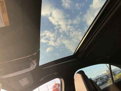 Certified 2025 Mercedes-Benz C 300 Sedan image 28