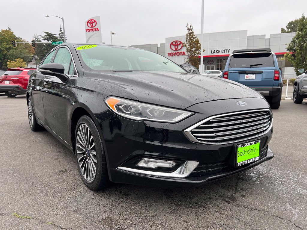 Used 2017 Ford Fusion SE AWD/4WD image 1