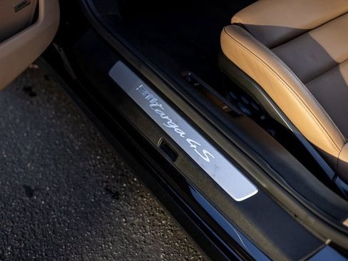 Certified 2024 Porsche 911 Targa 4S image 38