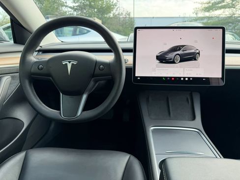 Used 2023 Tesla Model 3 Standard Range image 23