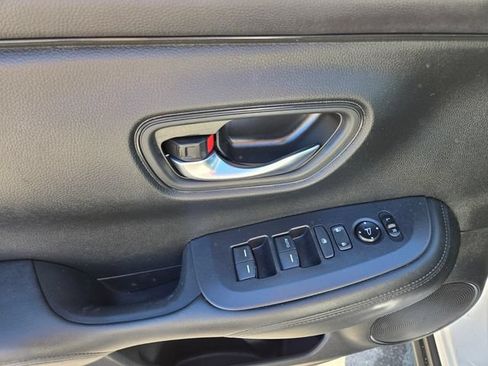 Certified 2023 Honda HR-V LX image 25