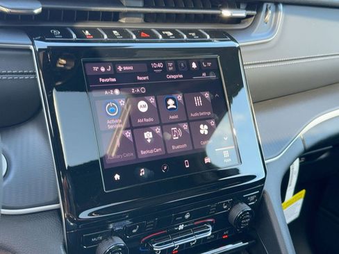 New 2025 Jeep Grand Cherokee Laredo w/ Luxury Tech Group I image 23