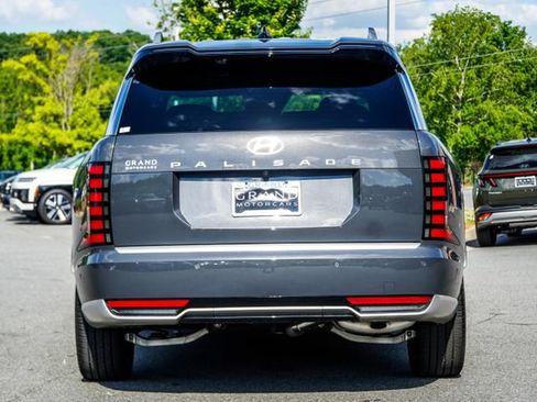 Certified 2026 Hyundai Palisade Calligraphy FWD image 12