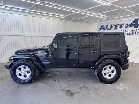 Used 2015 Jeep Wrangler Unlimited Sahara w/ Connectivity Group image 8