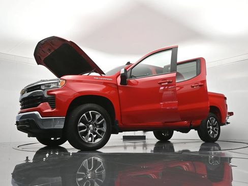 Used 2022 Chevrolet Silverado 1500 LT AWD/4WD image 49
