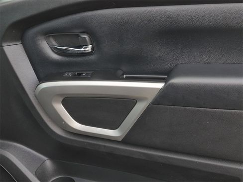 Used 2024 Nissan Titan SV w/ SV Convenience Package image 13