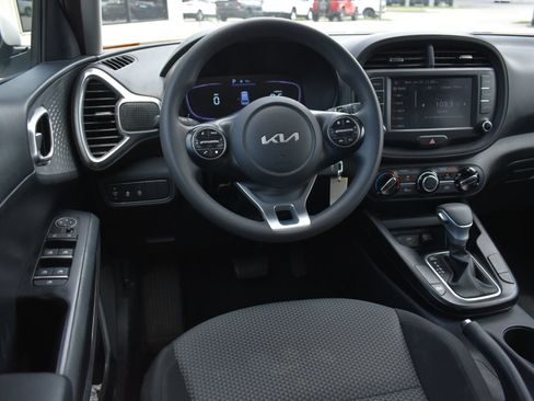 Used 2023 Kia Soul LX FWD image 16