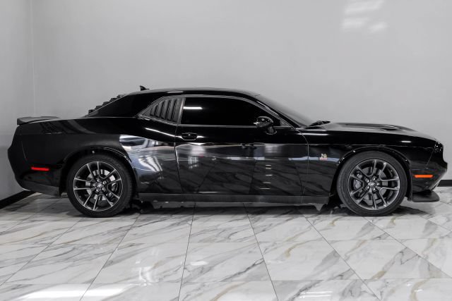 Used 2022 Dodge Challenger R/T Scat Pack RWD image 11