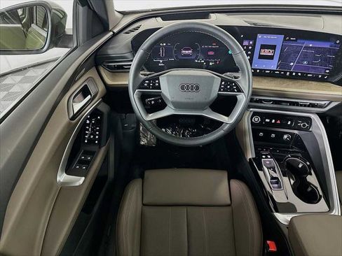 Certified 2025 Audi Q5 Premium Plus w/ Premium Plus AWD/4WD image 20