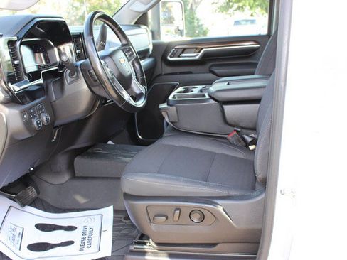 Used 2024 Chevrolet Silverado 2500 LT w/ Convenience Package AWD/4WD image 8