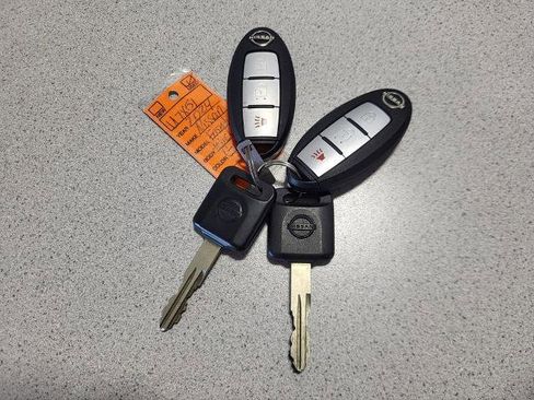 Used 2024 Nissan Frontier PRO-4X w/ Off-Road Protection Package image 31