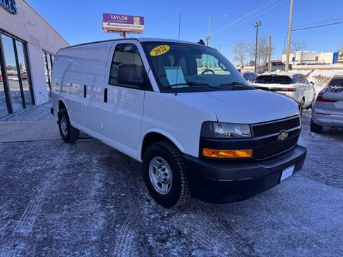 Used 2021 Chevrolet Express 2500 w/ Driver Convenience Package image 7