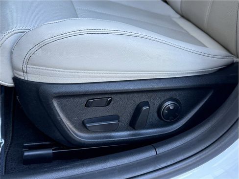 Used 2019 Genesis G70 2.0T Sport image 17