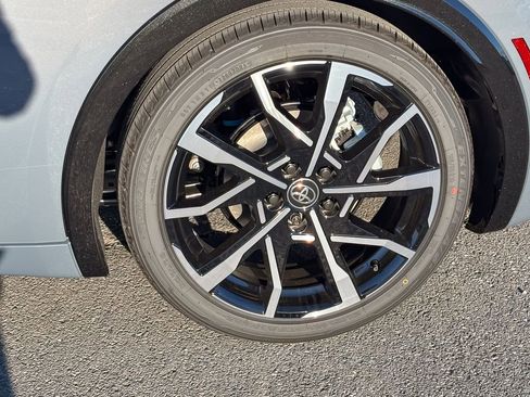 New 2026 Toyota Prius XSE image 7