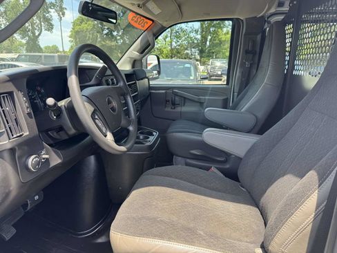 Used 2025 GMC Savana 2500 w/ Driver Convenience Package RWD image 19