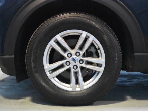 Used 2022 Ford Explorer XLT w/ Equipment Group 202A image 28