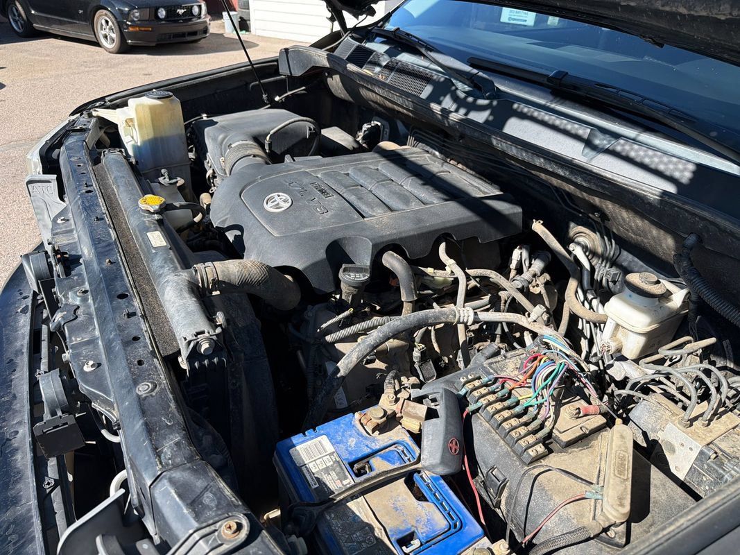 Used 2011 Toyota Tundra 4x4 CrewMax image 24
