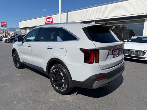 Used 2025 Kia Sorento S w/ Panoramic Sunroof Package AWD/4WD image 5