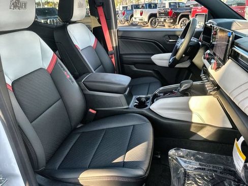 New 2026 GMC Canyon AT4X w/ AT4X AEV Edition AWD/4WD image 29