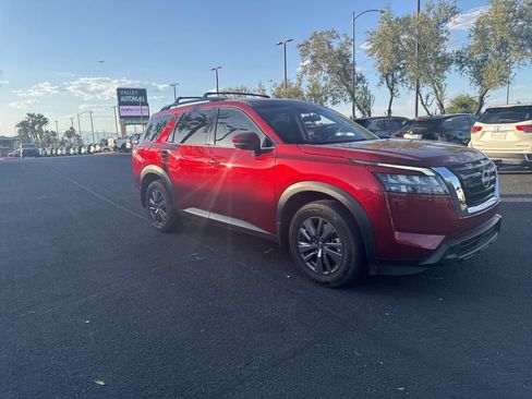 Used 2024 Nissan Pathfinder SV AWD/4WD image 5