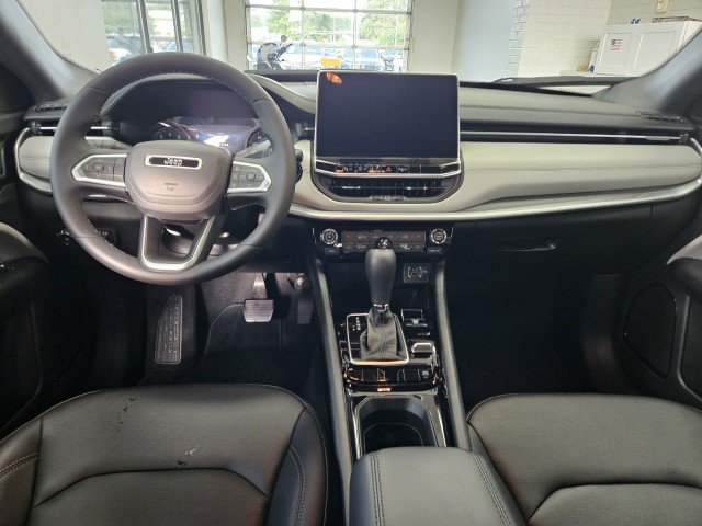 Used 2024 Jeep Compass Limited AWD/4WD image 19