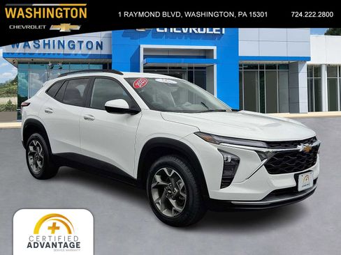 Used 2025 Chevrolet Trax LT w/ LT Convenience Package FWD image 1