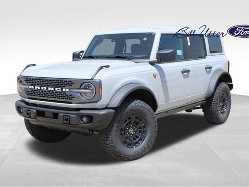 New 2026 Ford Bronco Badlands w/ Sasquatch Package AWD/4WD image 1