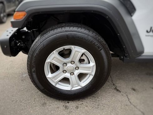 Used 2022 Jeep Wrangler Unlimited Sport image 18