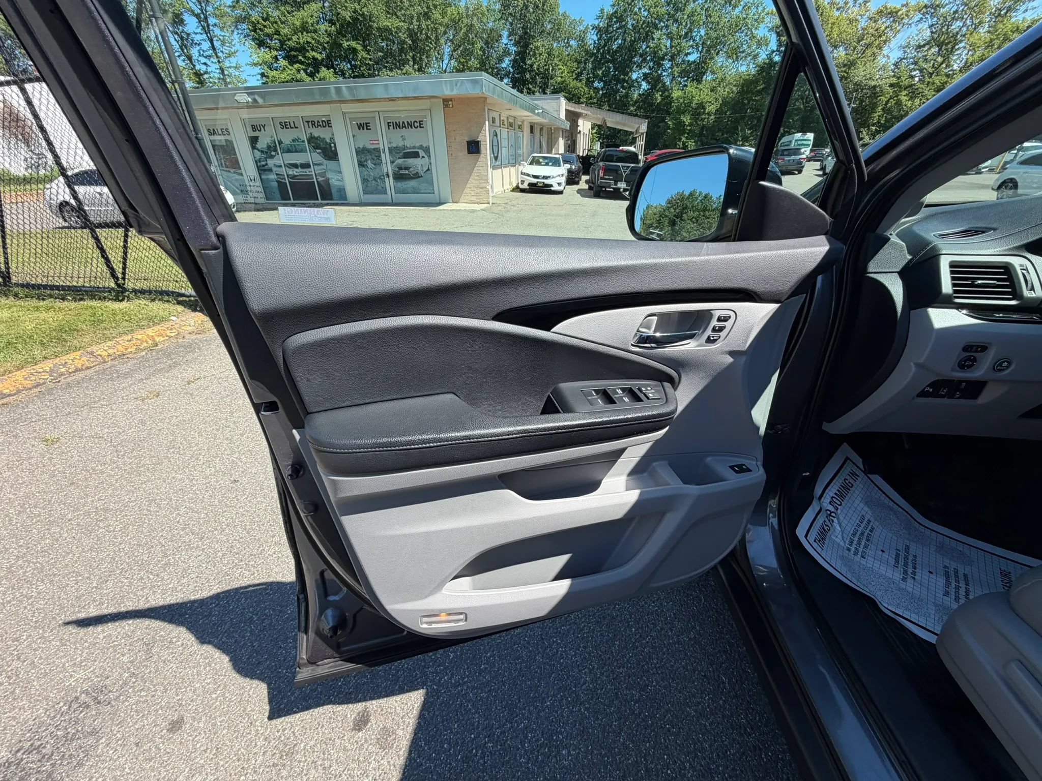 Used 2016 Honda Pilot Touring image 11