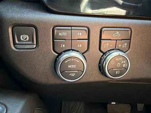 Used 2024 GMC Sierra 1500 Elevation w/ LPO, Elevation Black Package AWD/4WD image 22