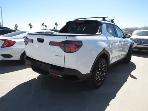 Used 2023 Hyundai Santa Cruz SEL Premium image 3