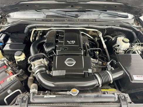 Used 2018 Nissan Frontier PRO-4X AWD/4WD image 10