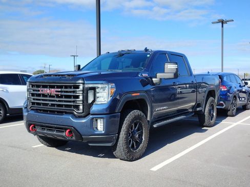 Used 2021 GMC Sierra 2500 AT4 w/ AT4 Premium Plus Package image 3