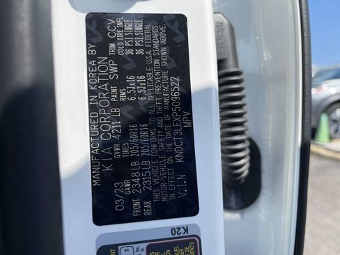 Used 2023 Kia Niro FWD image 25