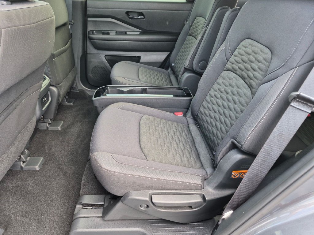 Used 2025 Nissan Pathfinder SV w/ SV Premium Package FWD image 22