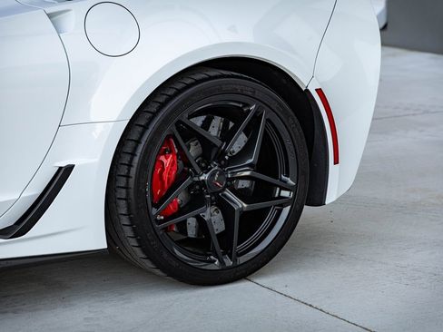 Used 2017 Chevrolet Corvette Z06 image 6