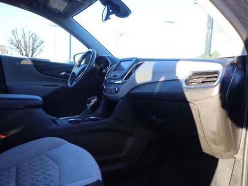 Certified 2022 Chevrolet Equinox LT w/ Driver Convenience Package image 40