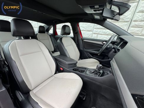 Used 2019 Volkswagen Jetta R-Line FWD image 41