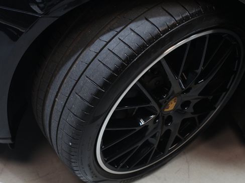 Used 2018 Porsche Panamera 4 AWD/4WD image 19