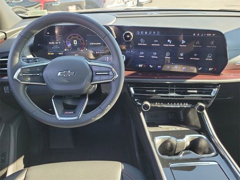 New 2026 Chevrolet Traverse Z71 w/ LPO, Floor Liner Package image 4