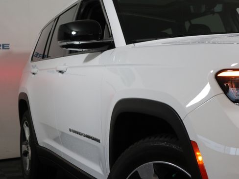 Certified 2021 Jeep Grand Cherokee L Limited w/ Luxury Tech Group II image 3